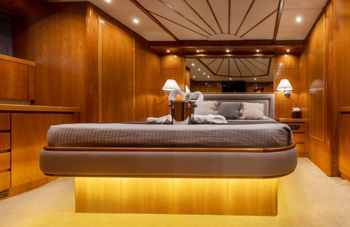 An image of Star Link yacht