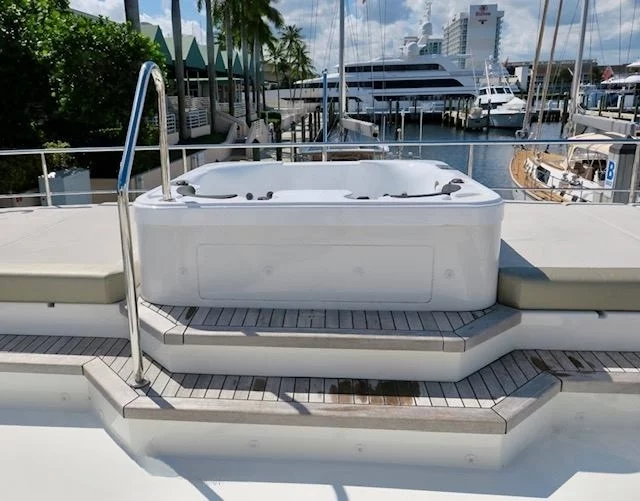 An image of Summer Breeze yacht