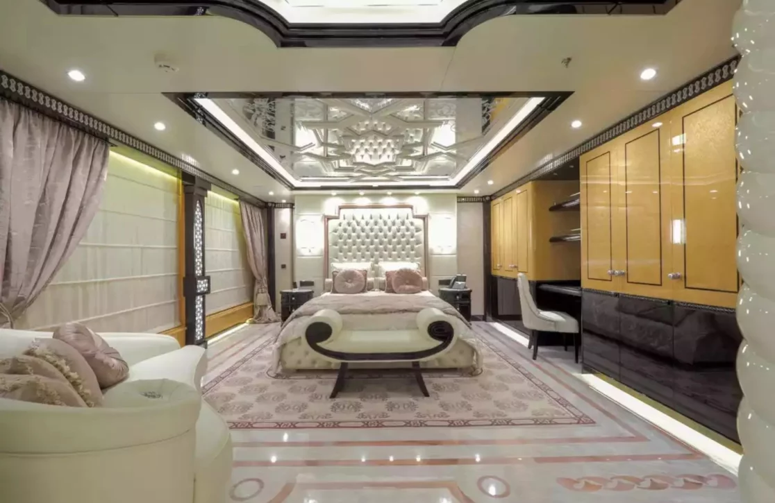 An image of Elements yacht