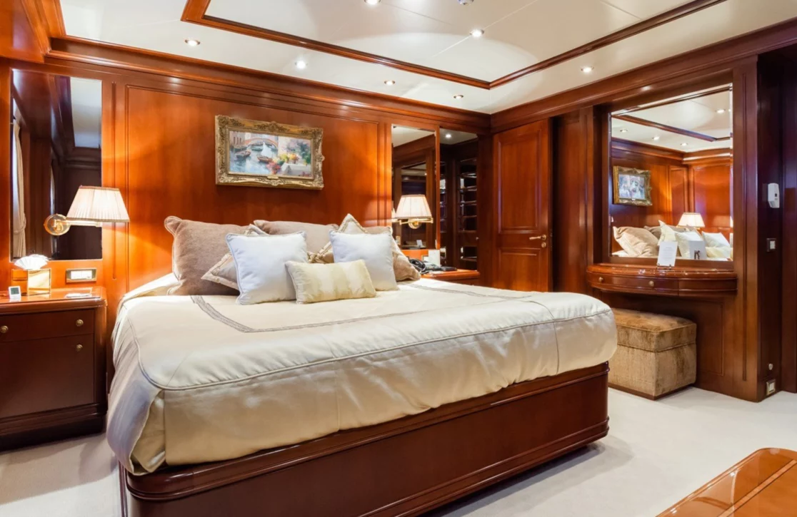 An image of Apogee yacht