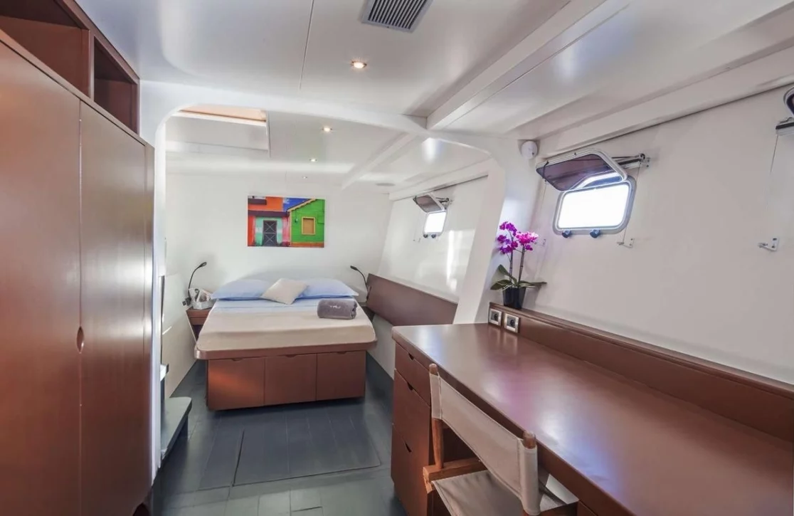 An image of Taj yacht