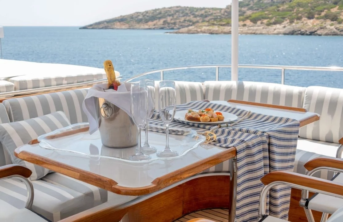 An image of Taka yacht