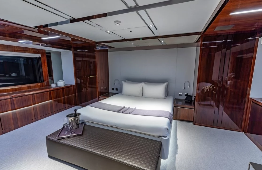 An image of Tasty Waves yacht