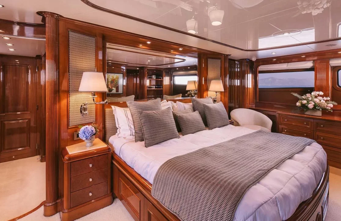 An image of Oak yacht