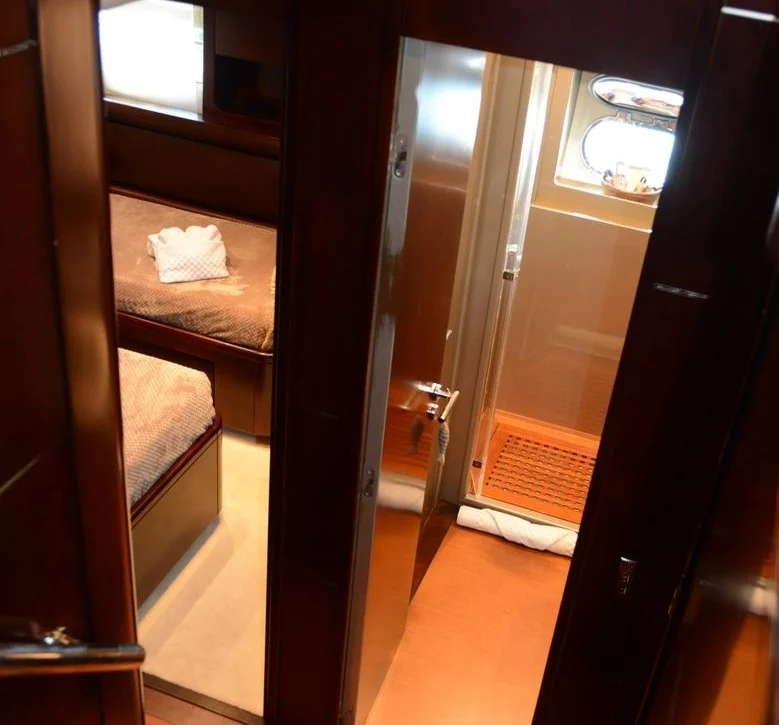 An image of Tender To yacht