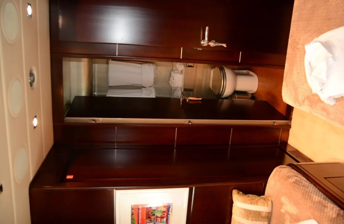 An image of Tender To yacht