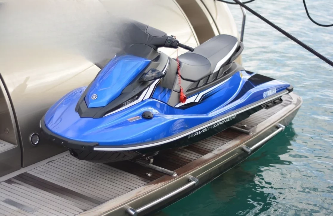 An image of Tender To yacht