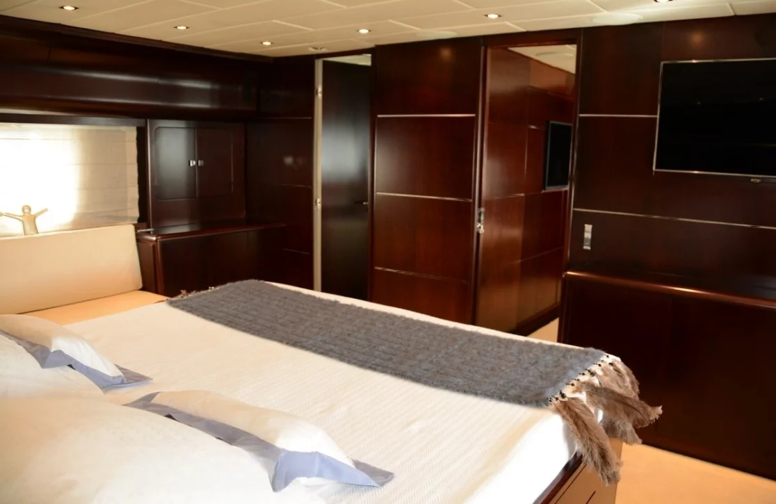 An image of Tender To yacht