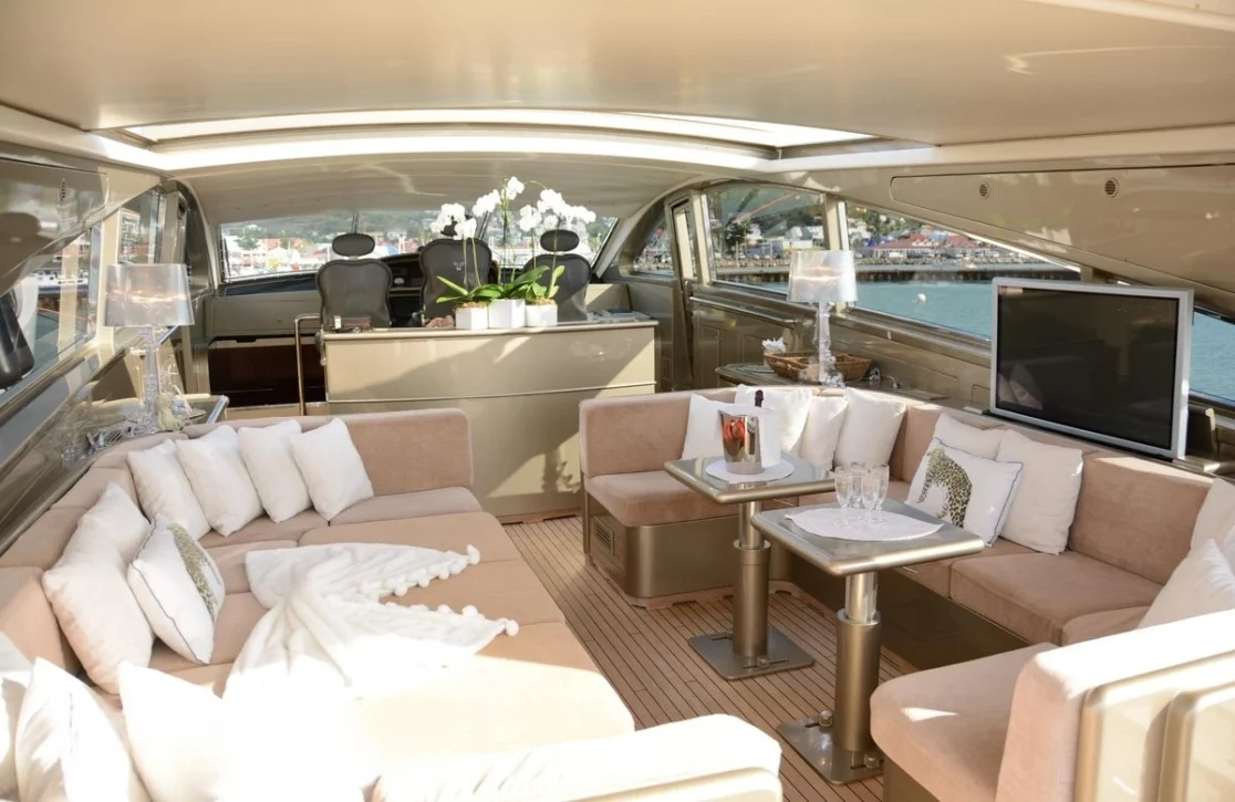 An image of Tender To yacht