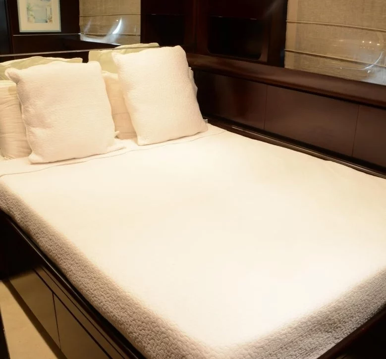 An image of Tender To yacht