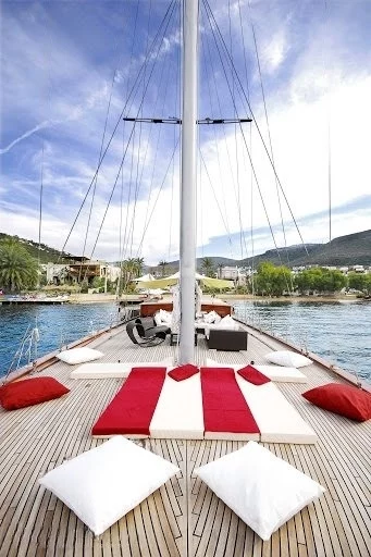 An image of The Blue yacht