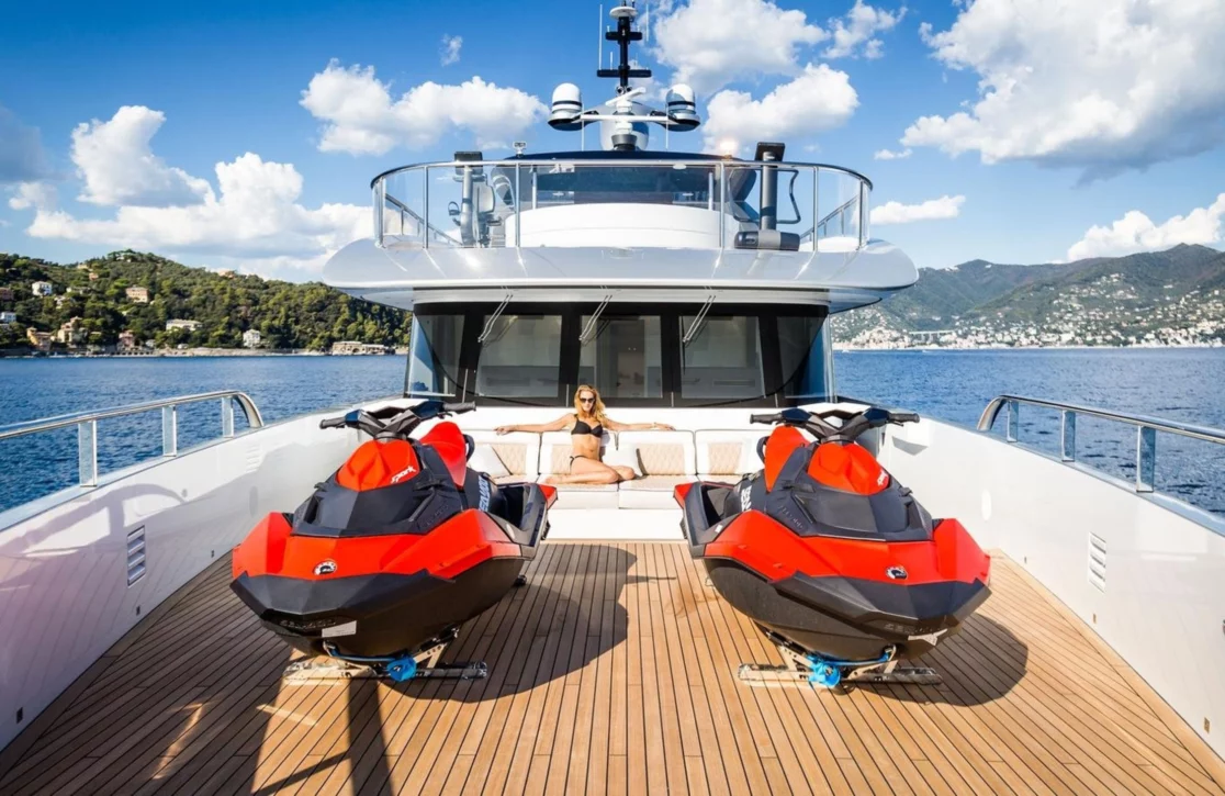 An image of Spring yacht