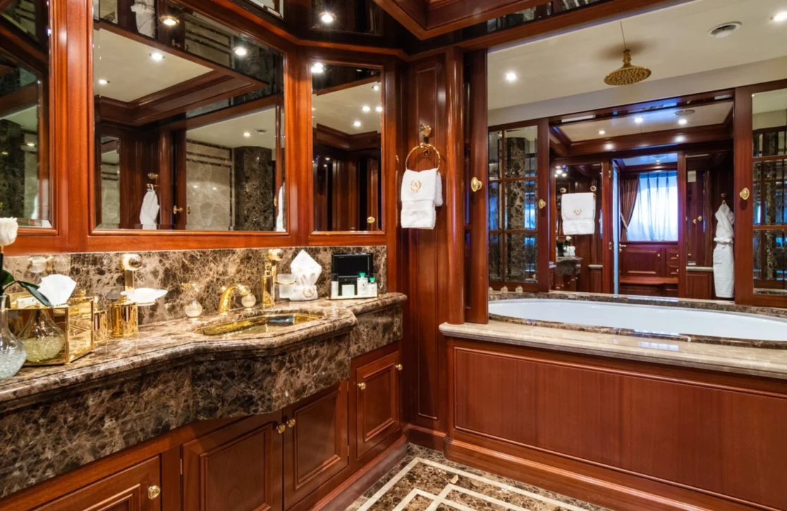 An image of Apogee yacht