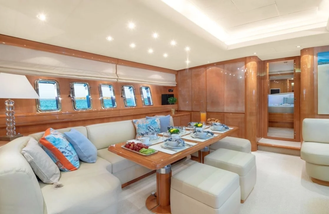 An image of Turn On yacht