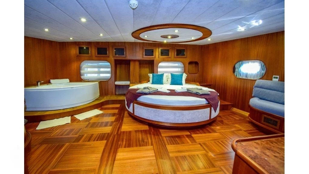 An image of Ugur yacht