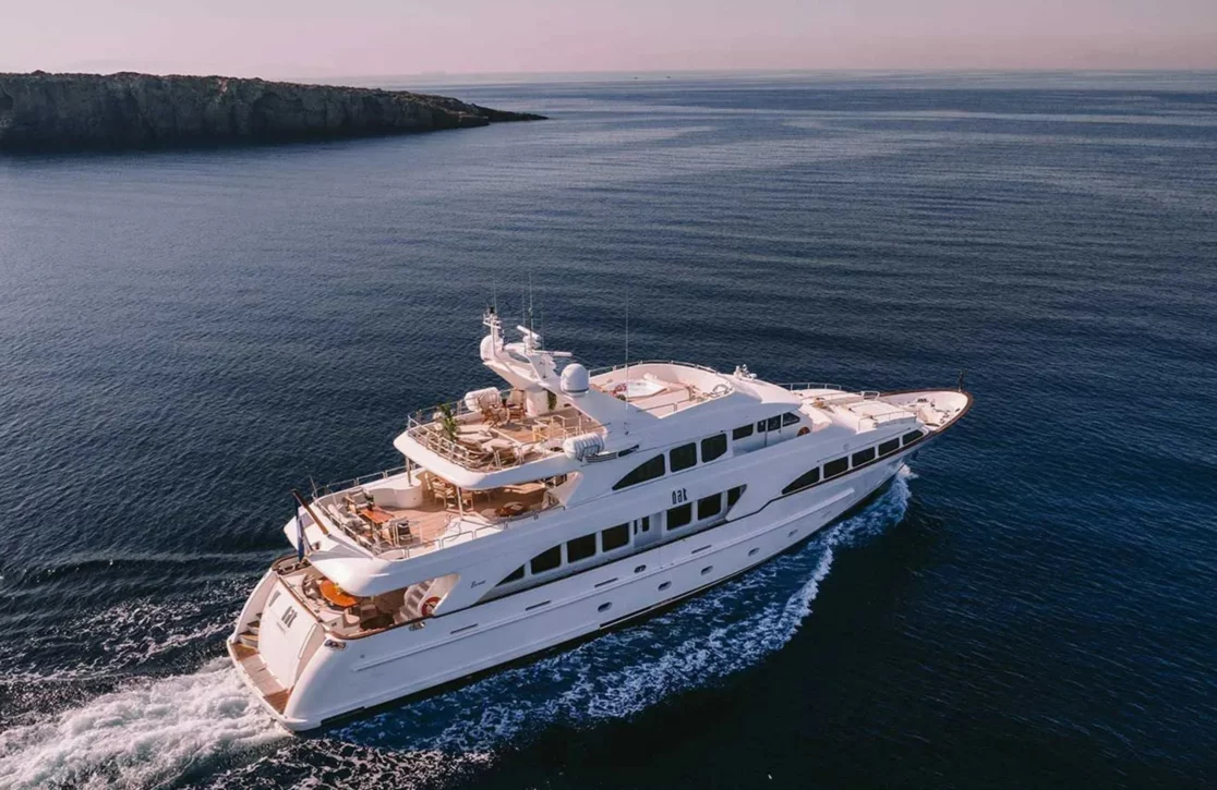 An image of Oak yacht