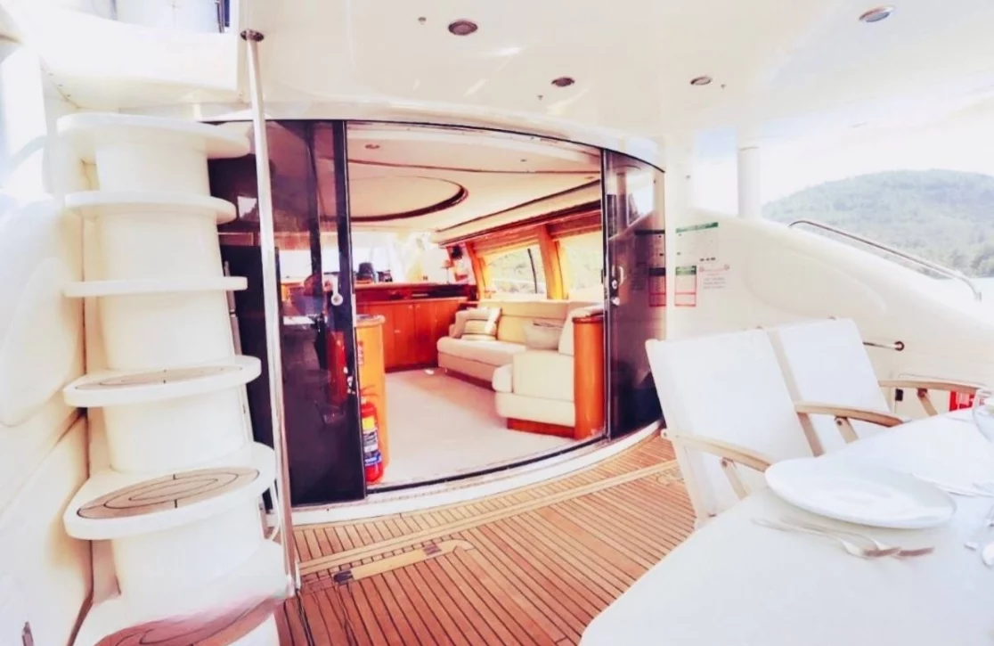 An image of Vogue yacht