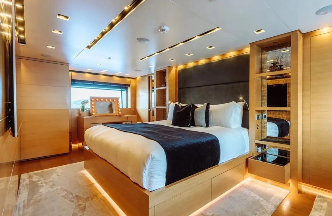 An image of Away yacht