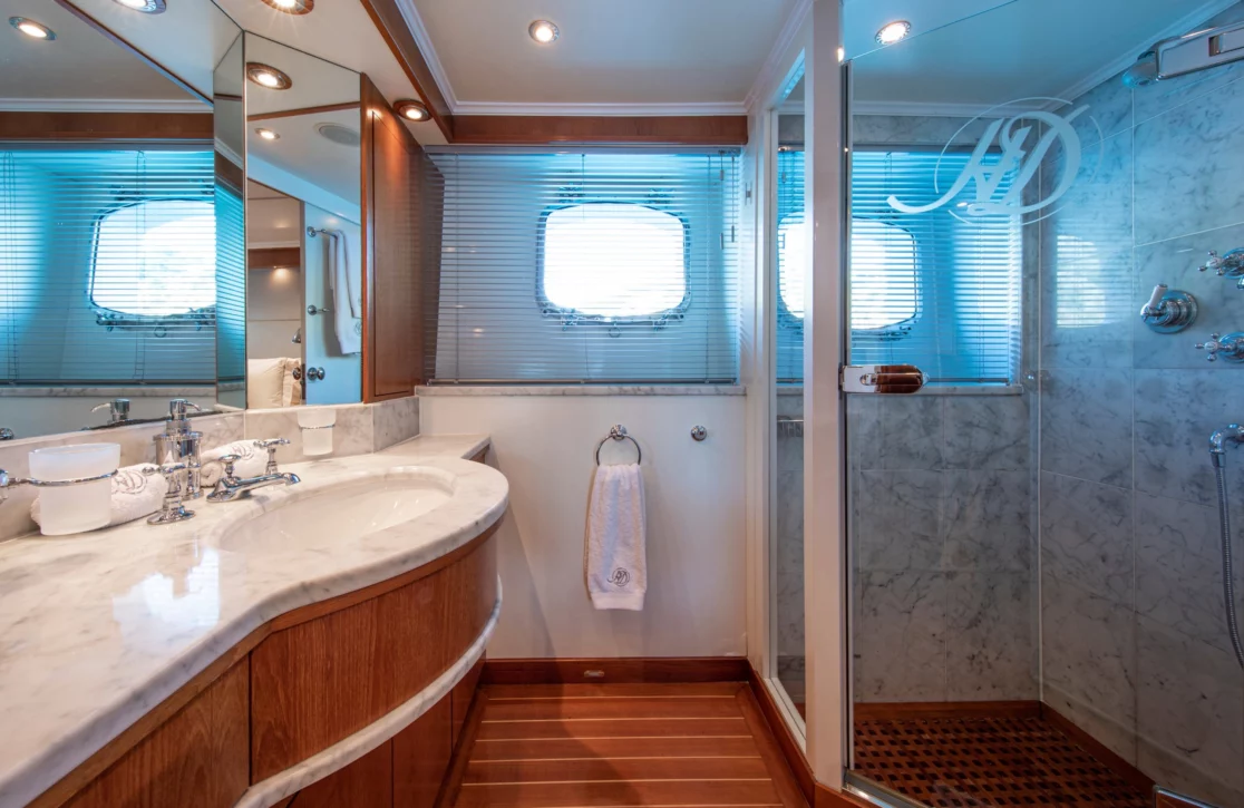 An image of Heavenly Daze yacht