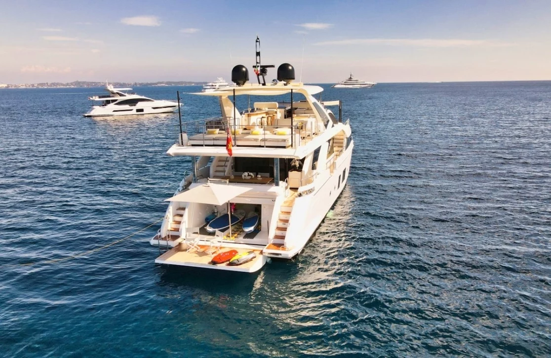 An image of Wave yacht