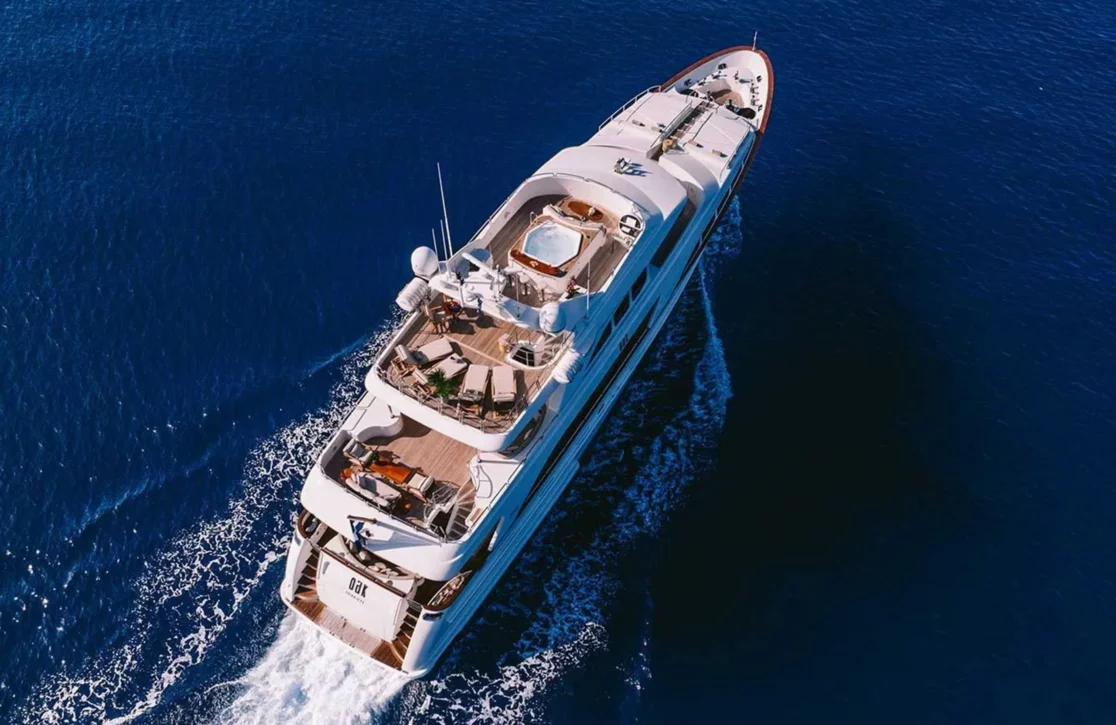 An image of Oak yacht