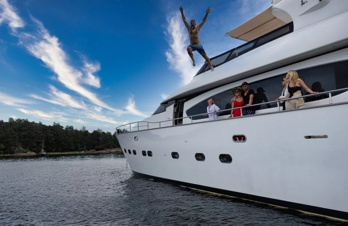 An image of Xumi yacht
