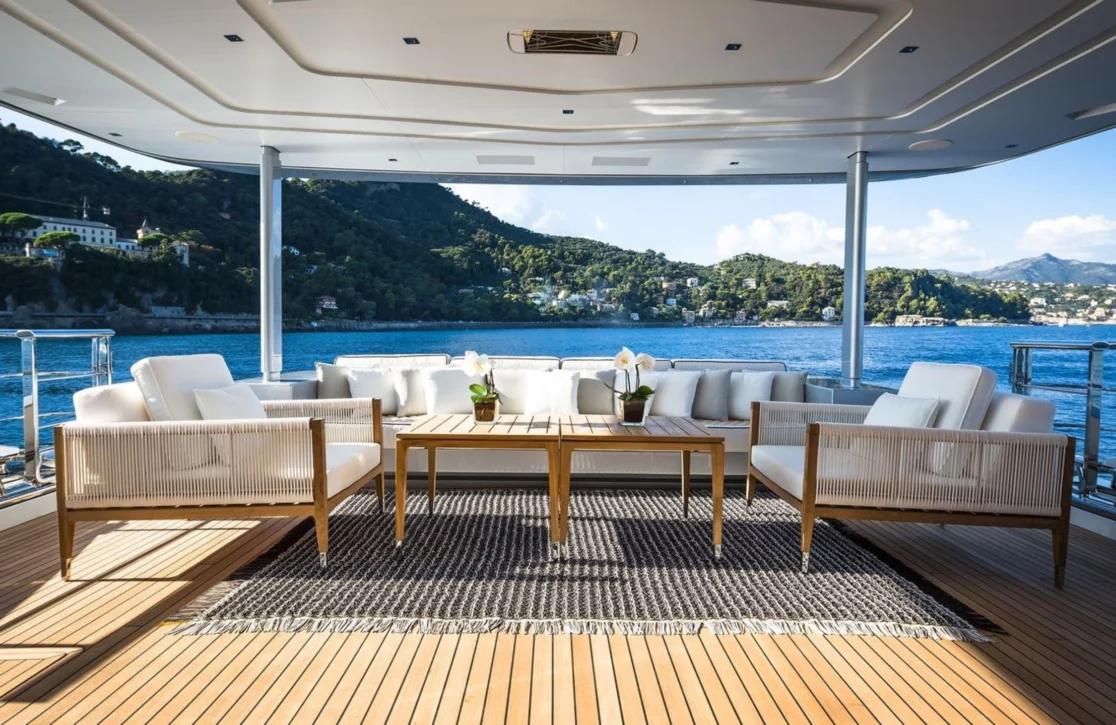 An image of Spring yacht