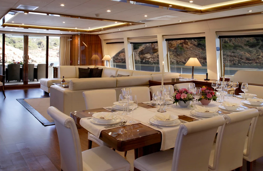 An image of Dragon yacht
