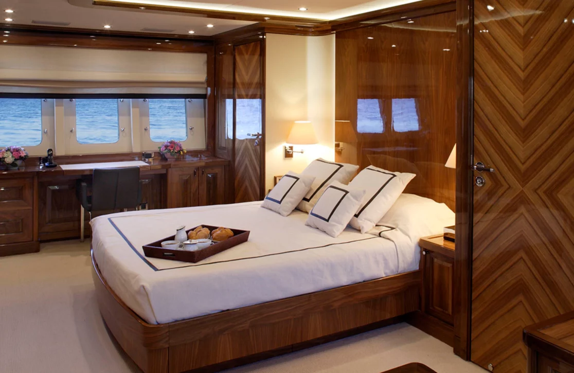 An image of Dragon yacht