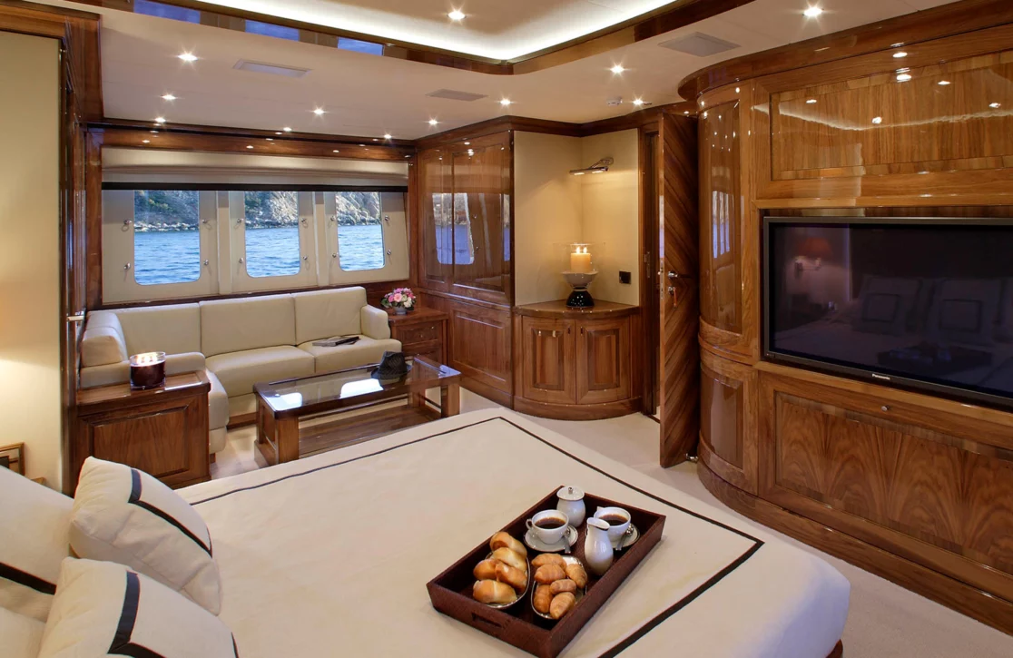 An image of Dragon yacht