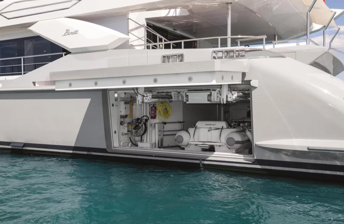 An image of H yacht