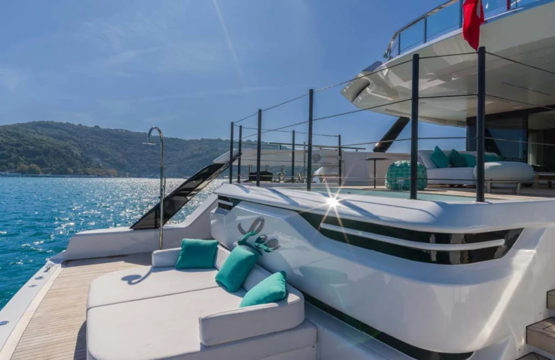 An image of Lee yacht