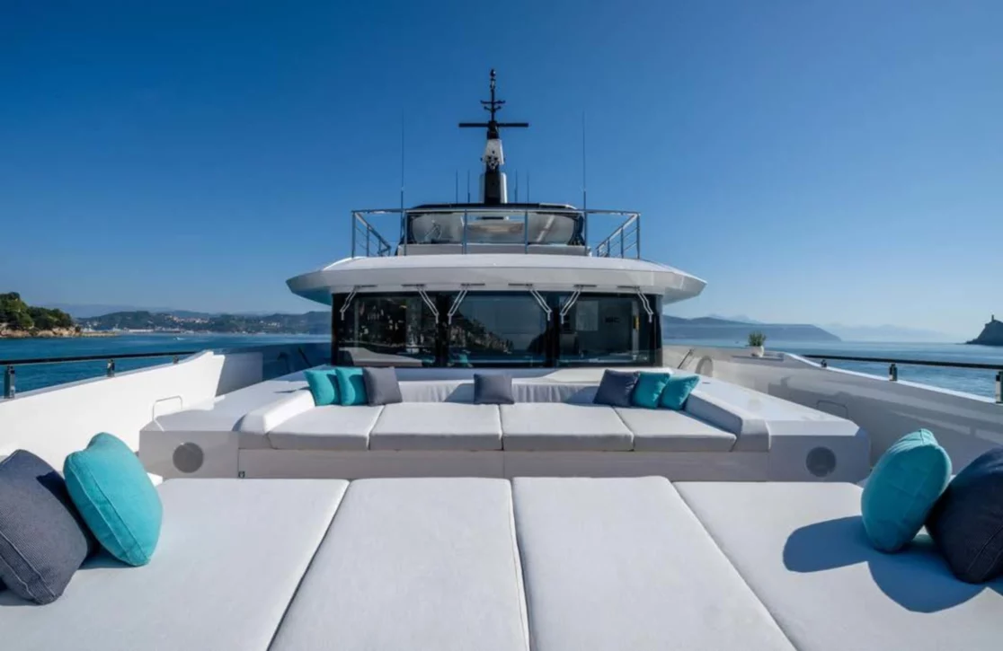 An image of Lee yacht