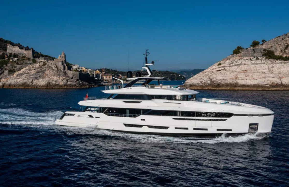 An image of Lee yacht