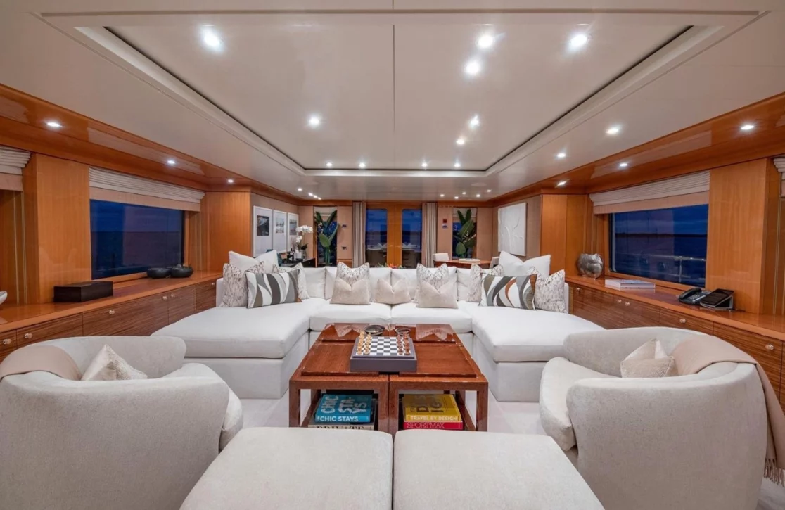 An image of Lind yacht
