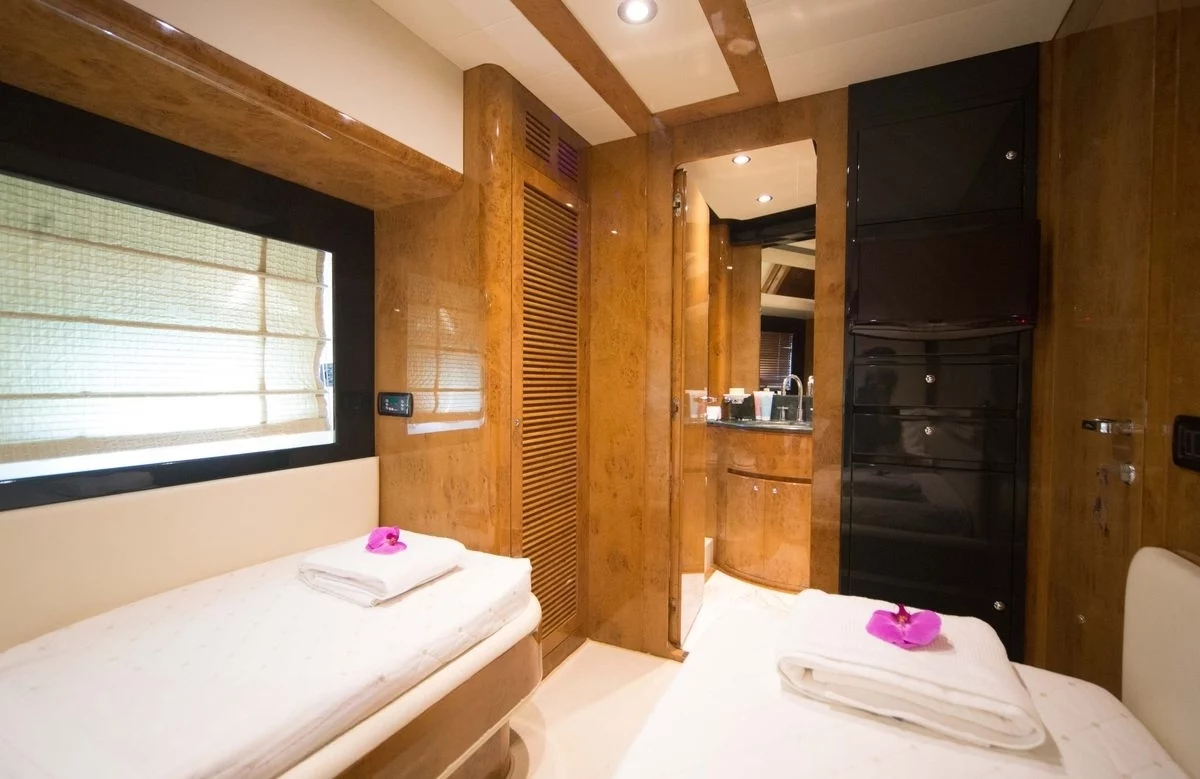 A preview of interior Bedroom cabin