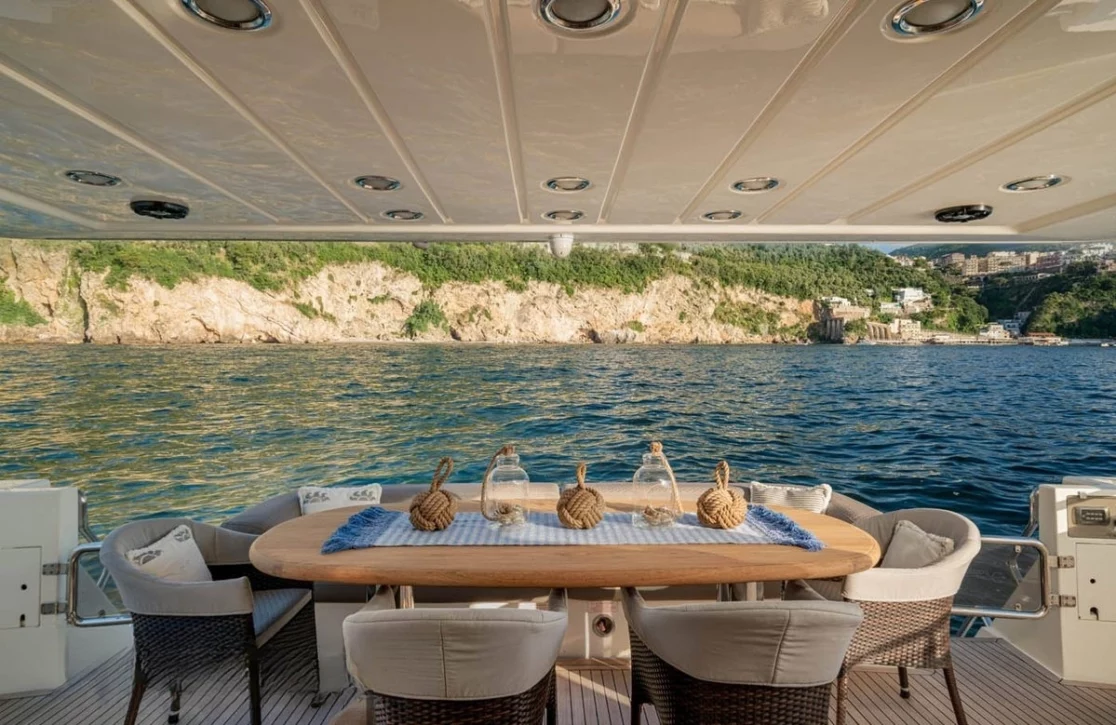 An image of Zihuatanejo yacht