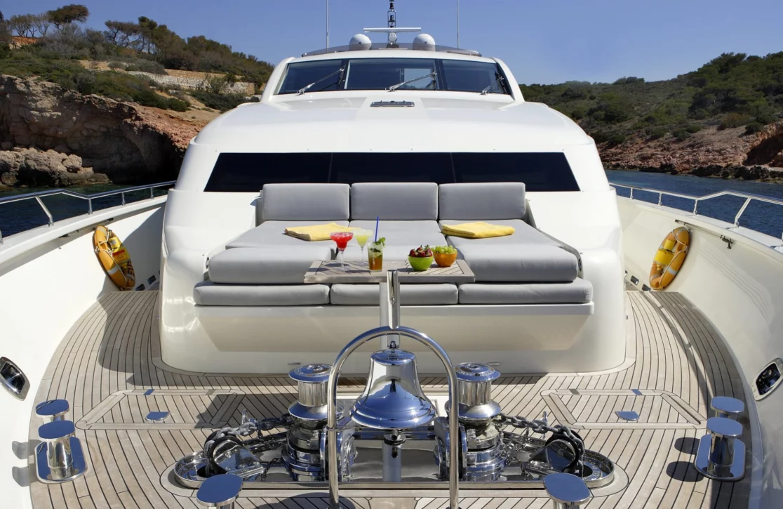 An image of Dragon yacht