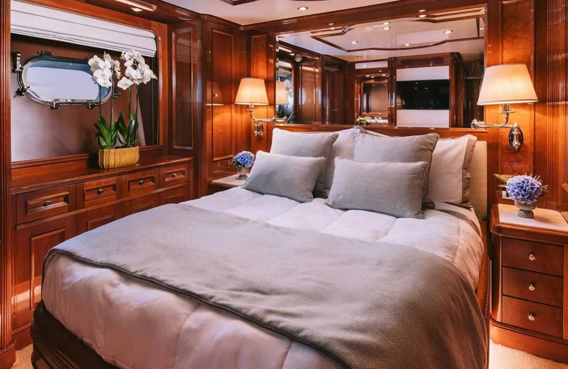 An image of Oak yacht