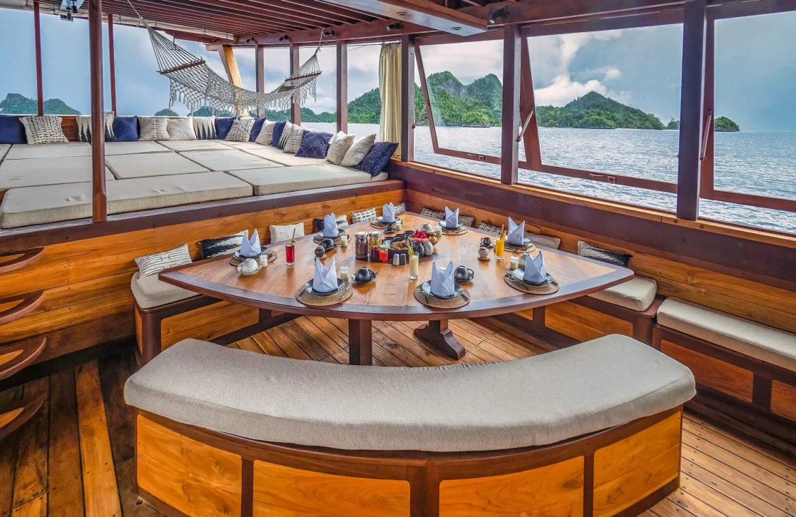 An image of Majik yacht