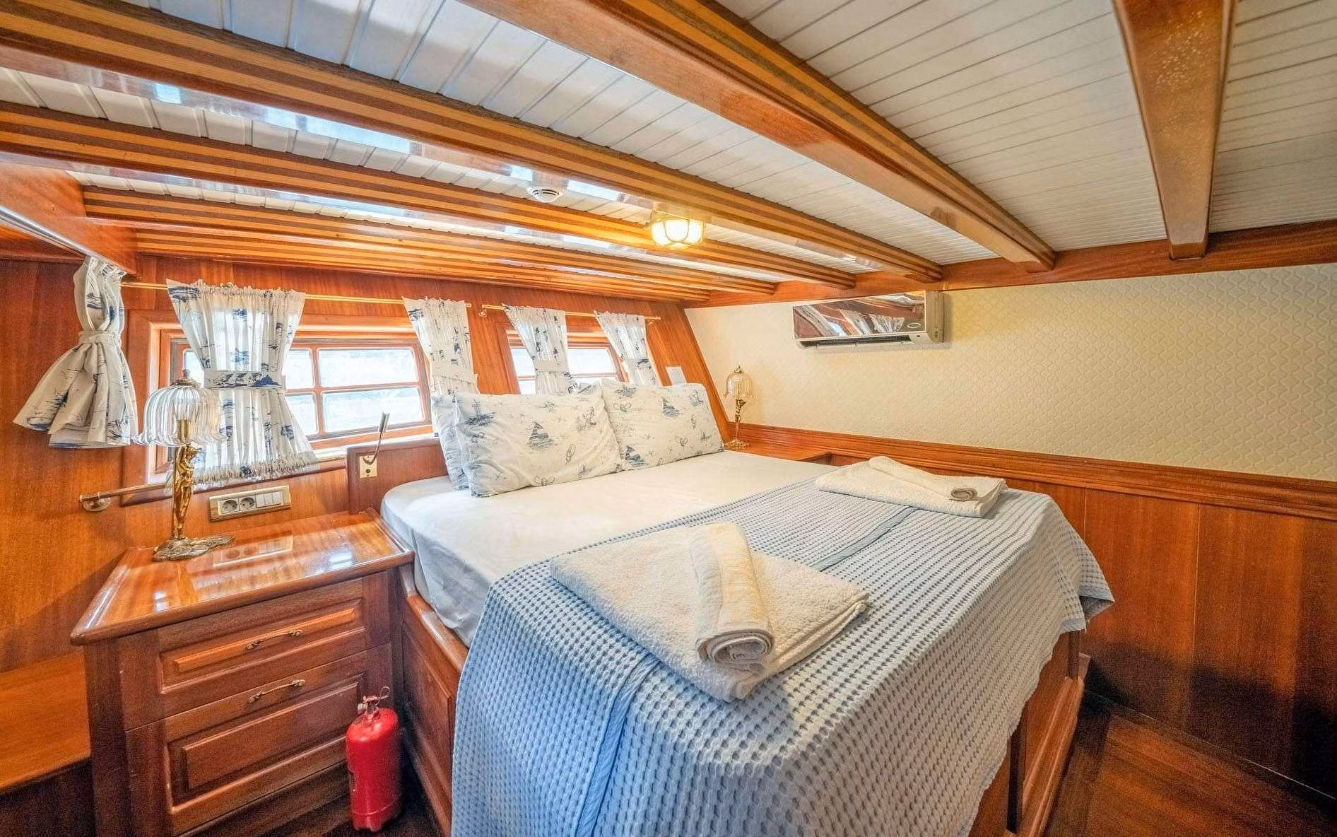 An image of Admiral yacht