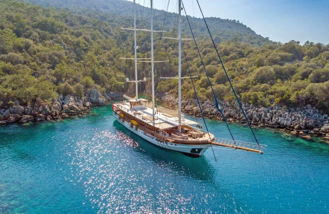 An image of Admiral yacht