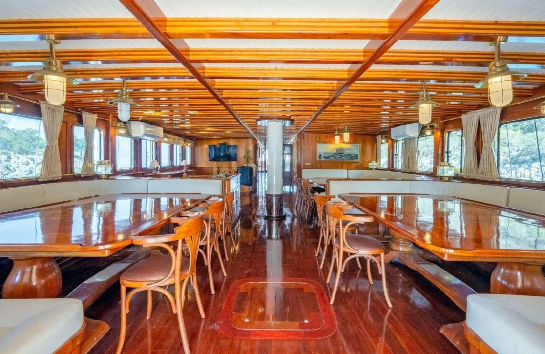 An image of Admiral yacht