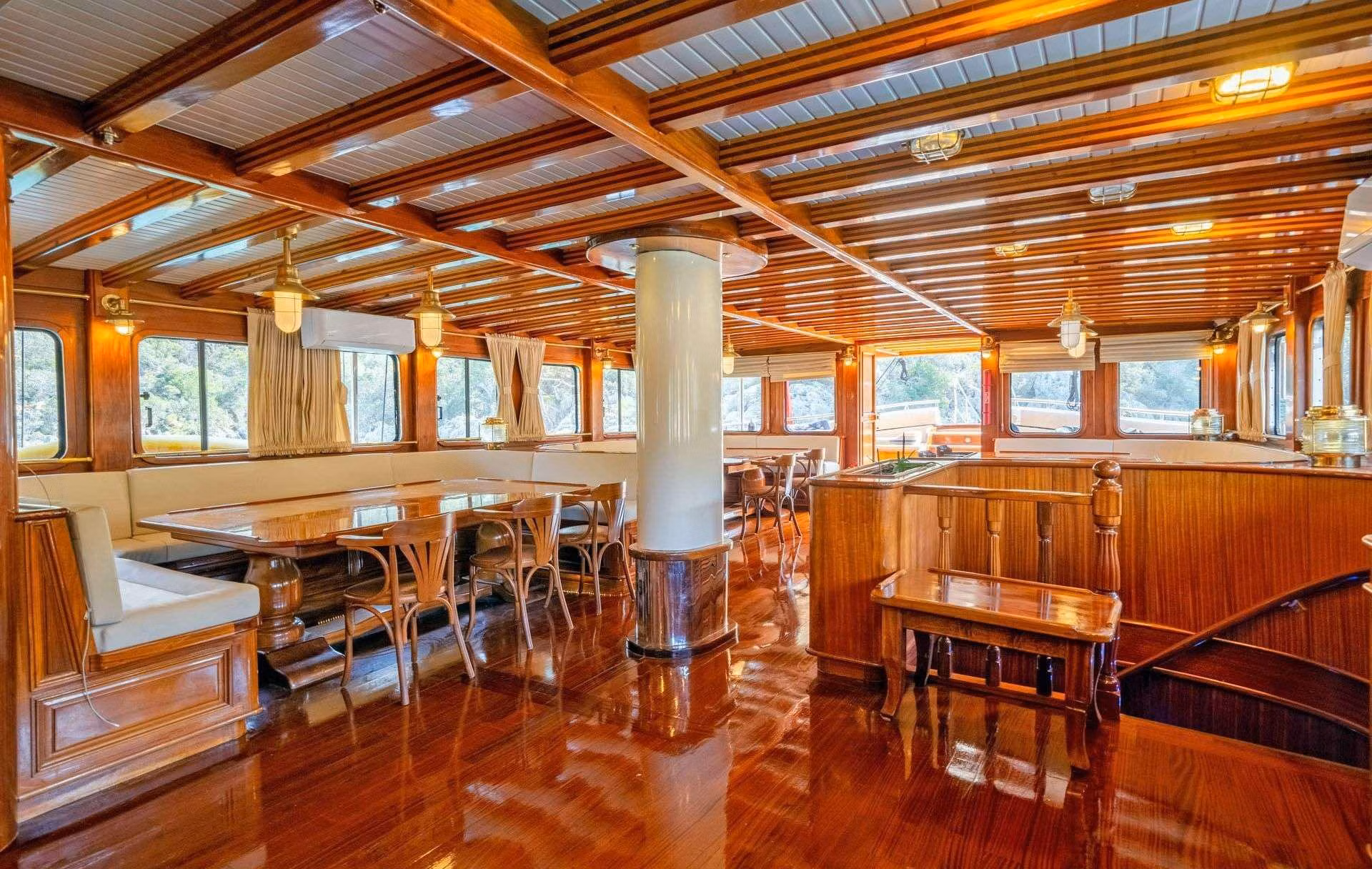 An image of Admiral yacht