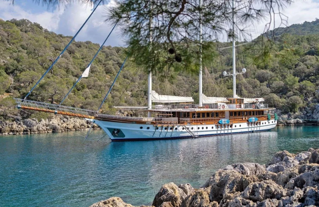 An image of Admiral yacht