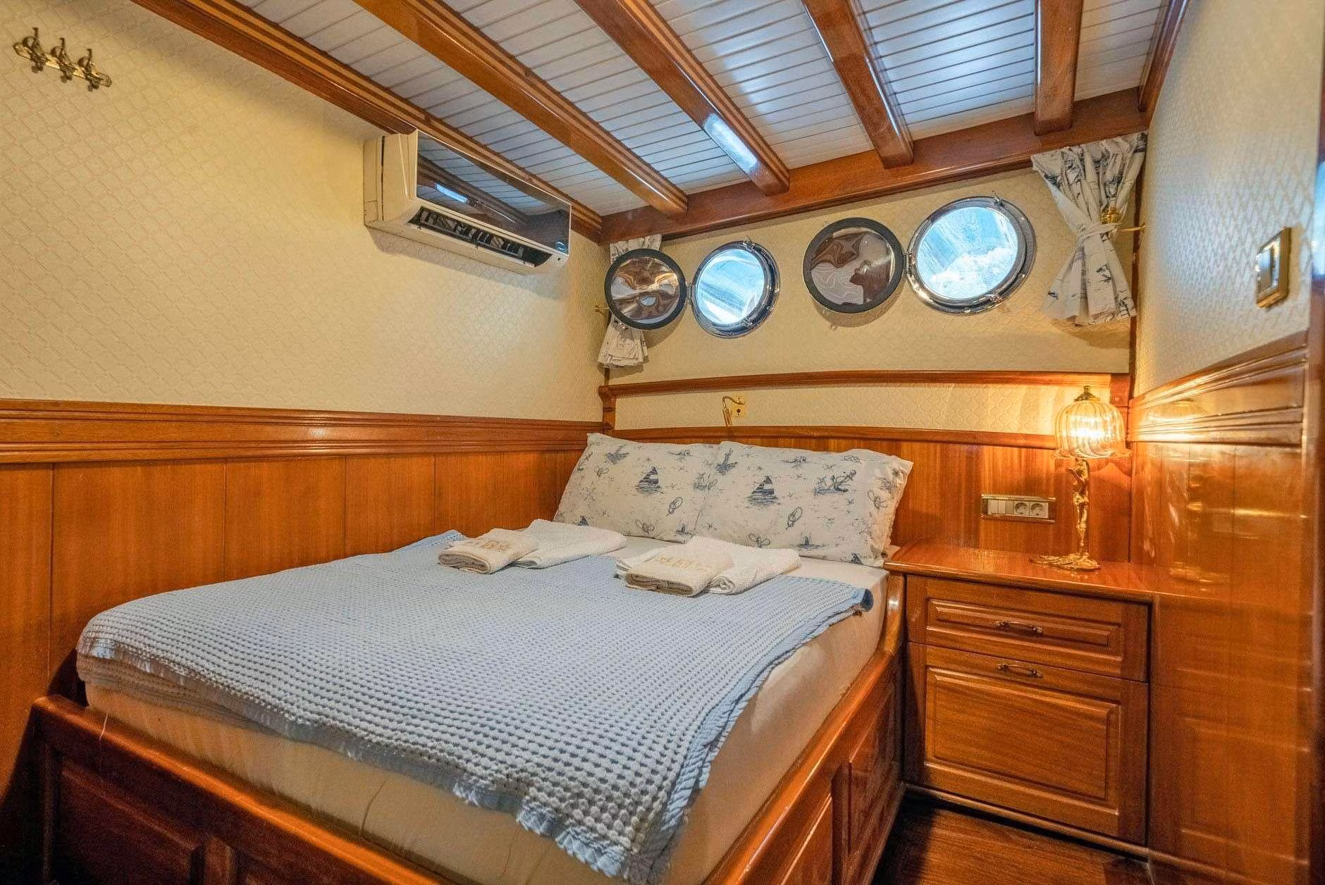 An image of Admiral yacht