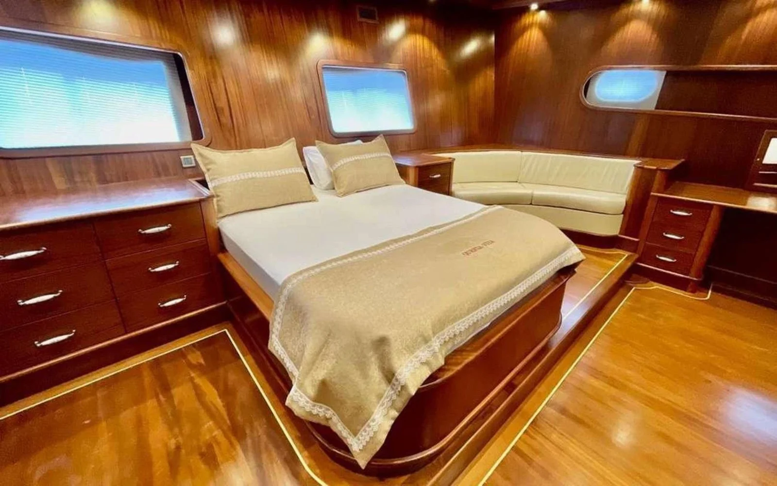 An image of Questa Vita yacht