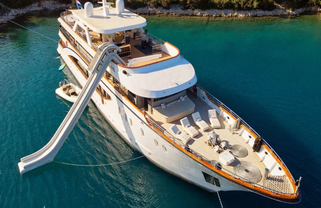 An image of Cristal yacht