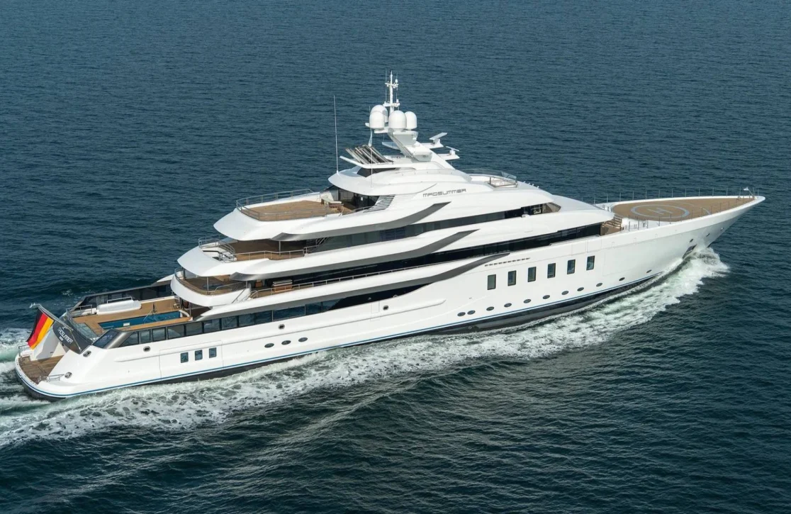 An image of CC-Summer yacht
