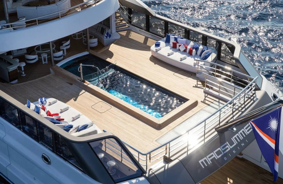 An image of CC-Summer yacht